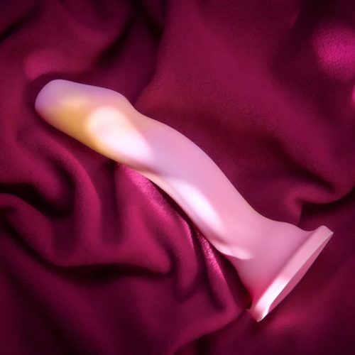 Avant Suns Out Pink Silicone Dildo - Image 3